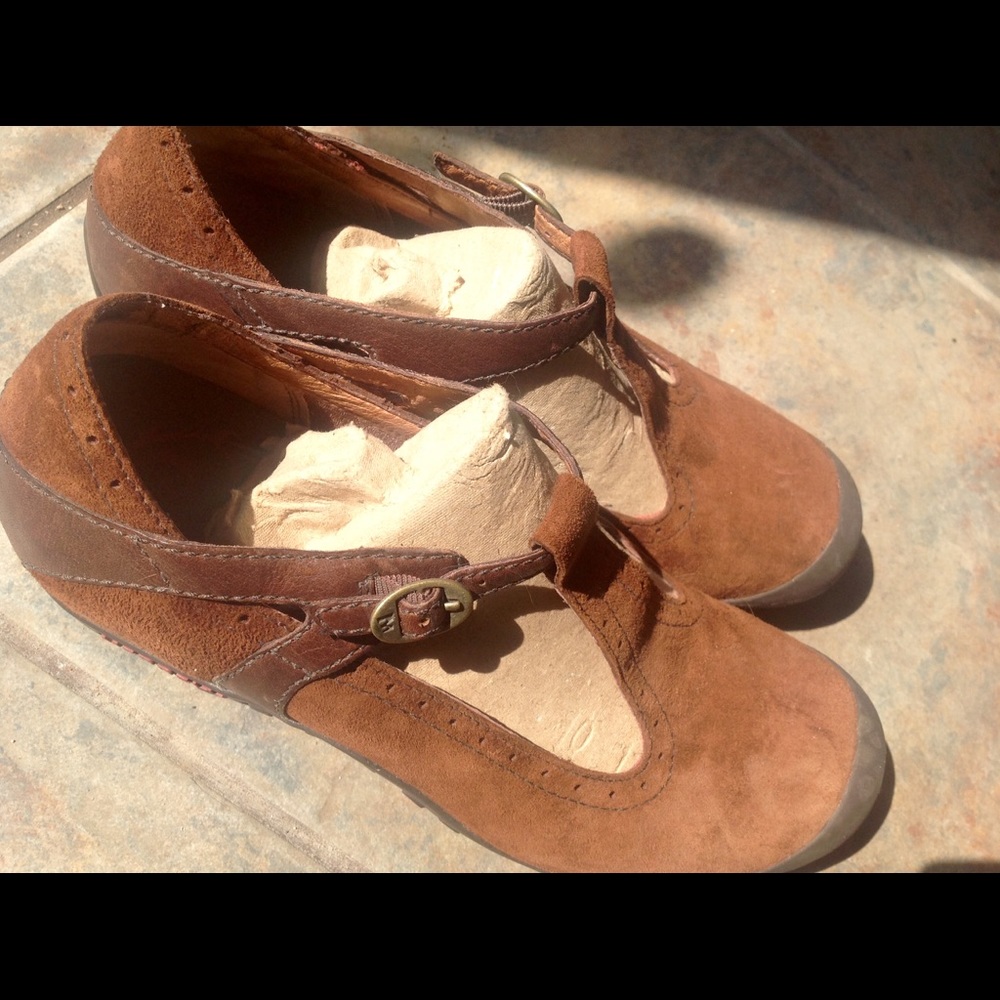 Brand New Merrill suede sz 10 Mary Jane espresso